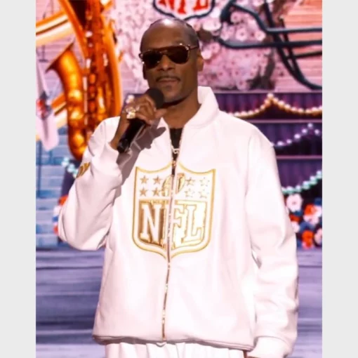 Elegant and cozy white tracksuit inspired by Snoop Dogg’s signature style