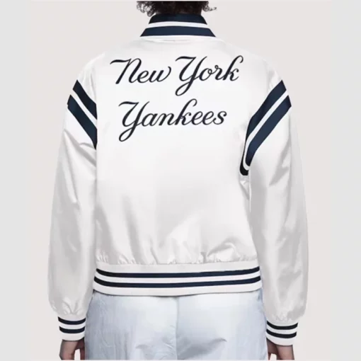 New York Yankees full-snap white jacket by Starter.