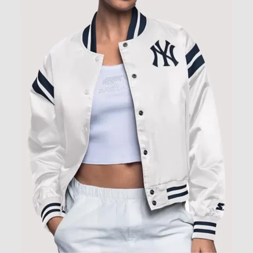 White cropped varsity jacket – Yankees Starter edition.